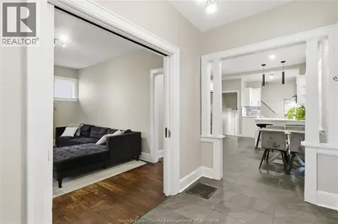 1220 Gladstone Windsor ON N8X 3H3