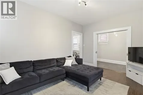 1220 Gladstone Windsor ON N8X 3H3