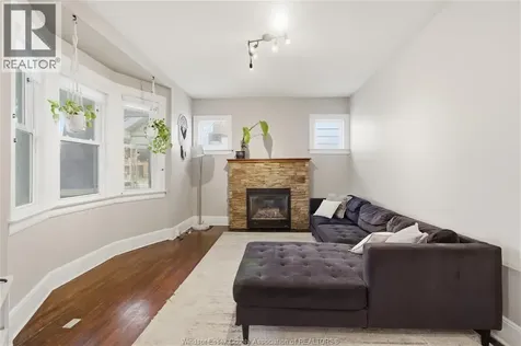 1220 Gladstone Windsor ON N8X 3H3
