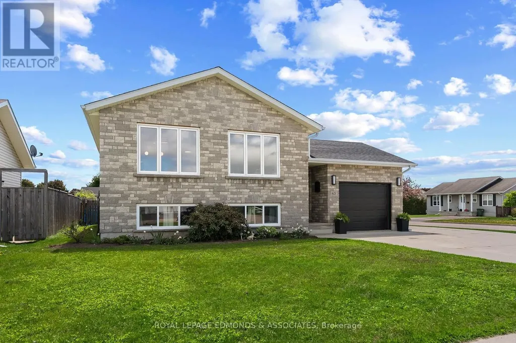 621 Johnston Crescent Pembroke ON K8A 0C3