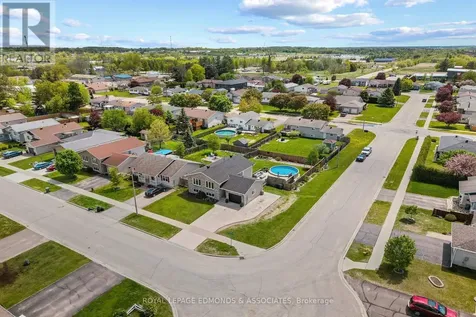 621 Johnston Crescent Pembroke ON K8A 0C3