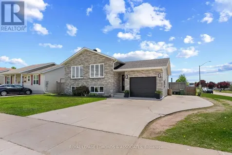 621 Johnston Crescent Pembroke ON K8A 0C3