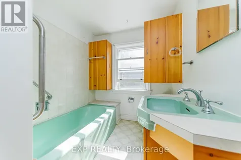 252 Woodroffe Avenue Ottawa ON K2A 3V4