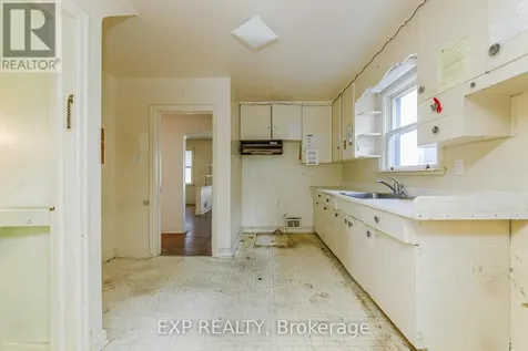 252 Woodroffe Avenue Ottawa ON K2A 3V4