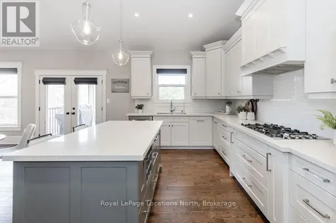 93 Stanley Street Collingwood ON L9Y 0G3