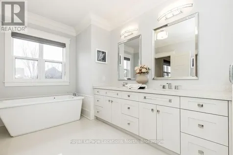 93 Stanley Street Collingwood ON L9Y 0G3