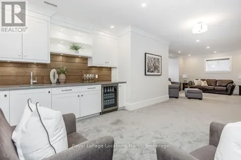 93 Stanley Street Collingwood ON L9Y 0G3