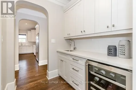 93 Stanley Street Collingwood ON L9Y 0G3