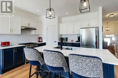 27 Newport Boulevard Collingwood ON L9Y 4Y8
