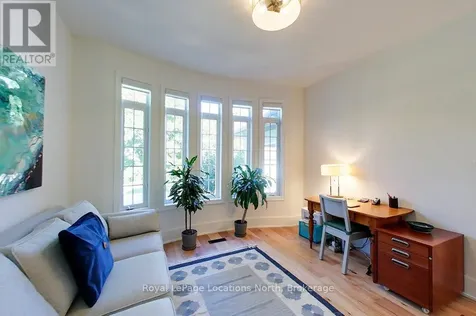 27 Newport Boulevard Collingwood ON L9Y 4Y8