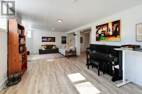27 Newport Boulevard Collingwood ON L9Y 4Y8