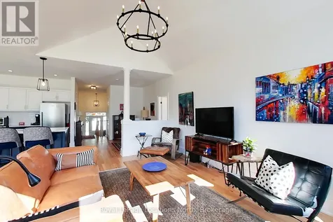 27 Newport Boulevard Collingwood ON L9Y 4Y8