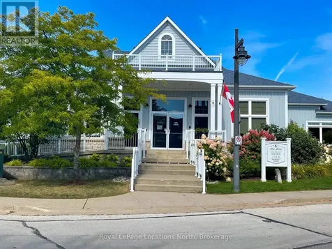 27 Newport Boulevard Collingwood ON L9Y 4Y8