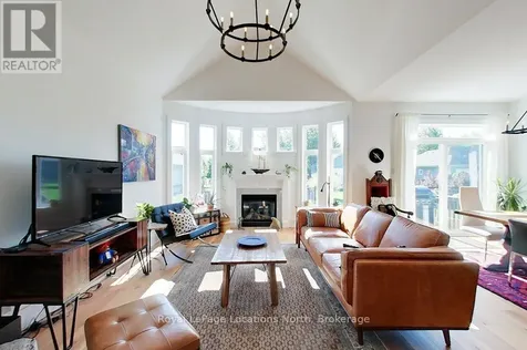 27 Newport Boulevard Collingwood ON L9Y 4Y8