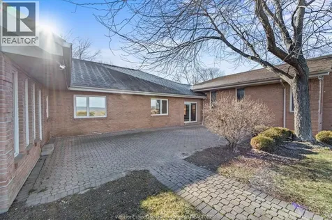 410 Russell Woods Road Lakeshore ON N8N 3S5