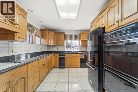 410 Russell Woods Road Lakeshore ON N8N 3S5