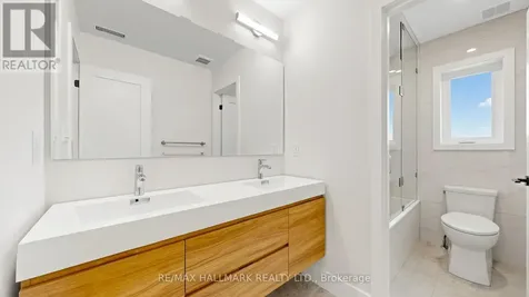 367 Woodmount Avenue Toronto (east York) ON M4C 4A6