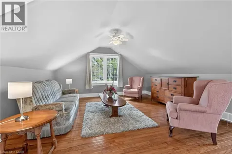136 Mountain Street Grimsby ON L3M 4E7