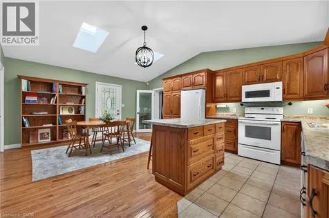 136 Mountain Street Grimsby ON L3M 4E7
