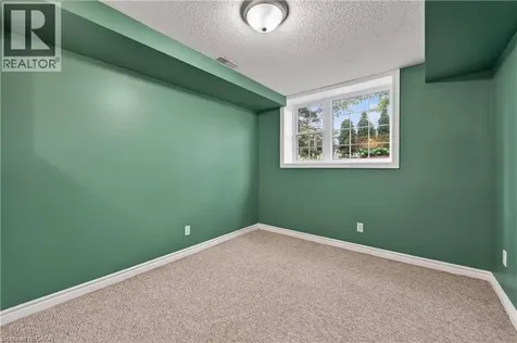 136 Mountain Street Grimsby ON L3M 4E7