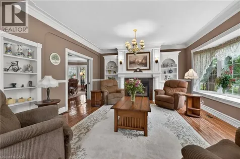 136 Mountain Street Grimsby ON L3M 4E7
