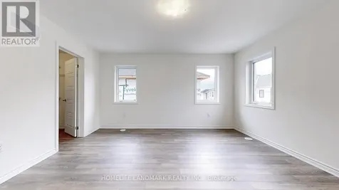 3312 Thunderbird Promenade Pickering ON L1X 0N4