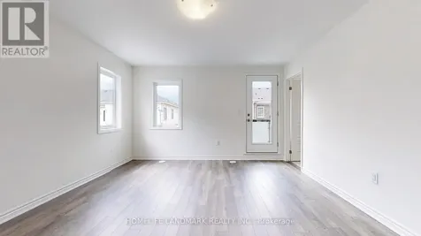 3312 Thunderbird Promenade Pickering ON L1X 0N4