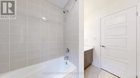 3312 Thunderbird Promenade Pickering ON L1X 0N4