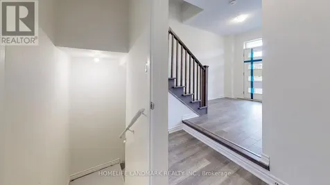 3312 Thunderbird Promenade Pickering ON L1X 0N4