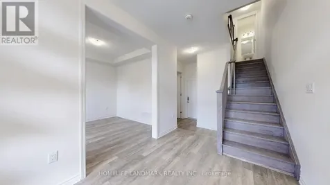 3312 Thunderbird Promenade Pickering ON L1X 0N4