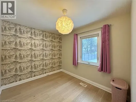 28 Inverleigh Drive Etobicoke ON M8Y 3E3