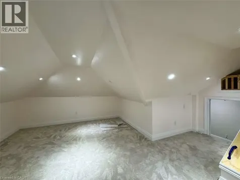 28 Inverleigh Drive Etobicoke ON M8Y 3E3