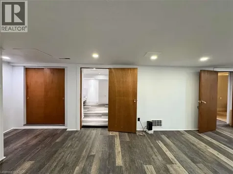 28 Inverleigh Drive Etobicoke ON M8Y 3E3