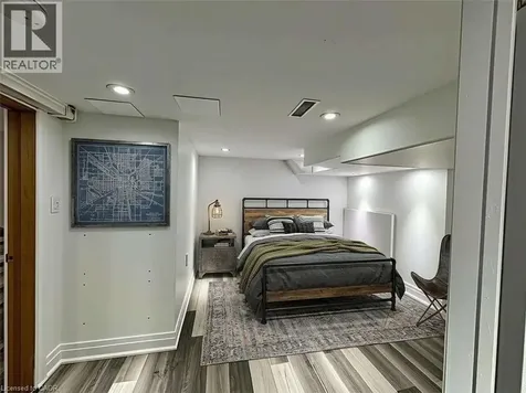 28 Inverleigh Drive Etobicoke ON M8Y 3E3
