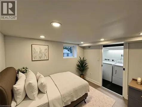 28 Inverleigh Drive Etobicoke ON M8Y 3E3