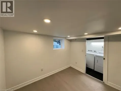 28 Inverleigh Drive Etobicoke ON M8Y 3E3