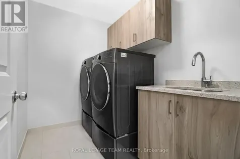 310 Kanashtage Terrace Ottawa ON K4A 5J9