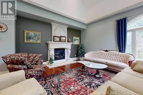 19 Wolf Run Court Whitchurch-stouffville ON L4A 2L4