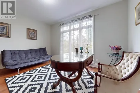19 Wolf Run Court Whitchurch-stouffville ON L4A 2L4