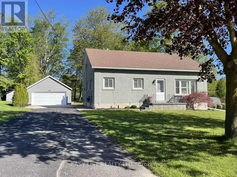28 Peel Street West Mapleton ON N0B 1A0