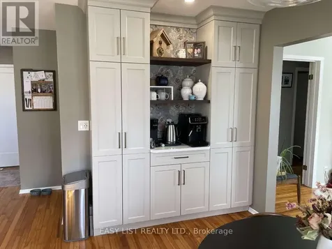 28 Peel Street West Mapleton ON N0B 1A0
