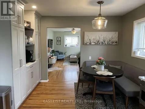 28 Peel Street West Mapleton ON N0B 1A0
