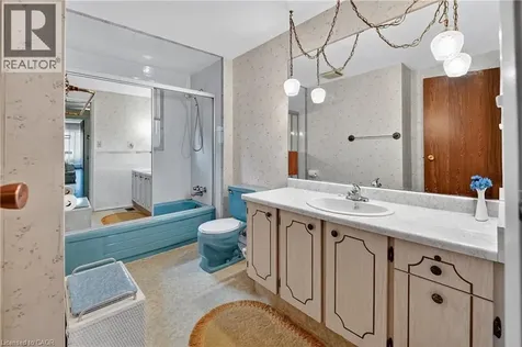 34 Bow Valley Drive Hamilton ON L8E 3L4