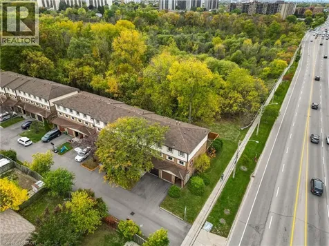 34 Bow Valley Drive Hamilton ON L8E 3L4