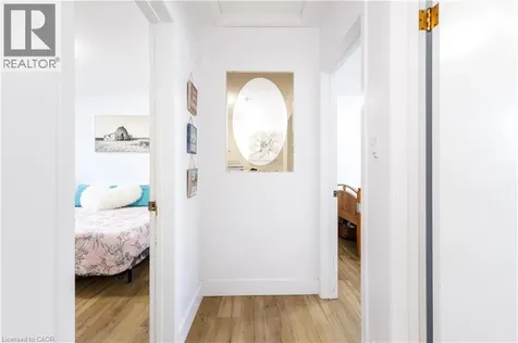 18 Silverdale Crescent London ON N5Z 4A4