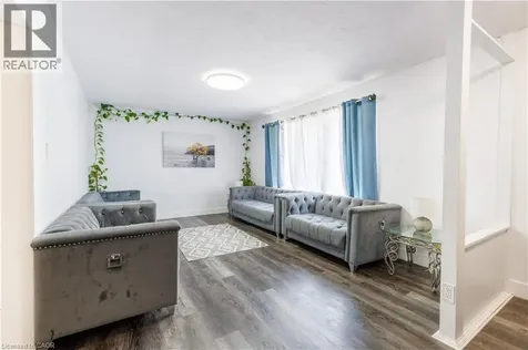 18 Silverdale Crescent London ON N5Z 4A4