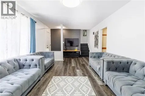 18 Silverdale Crescent London ON N5Z 4A4