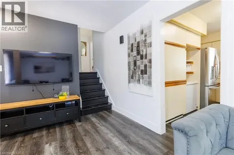 18 Silverdale Crescent London ON N5Z 4A4