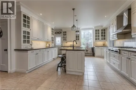 351 Rock Chapel Road Dundas ON L9H 5E2