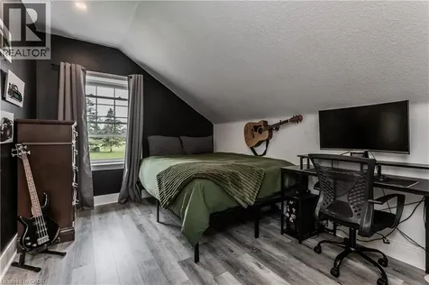 351 Rock Chapel Road Dundas ON L9H 5E2